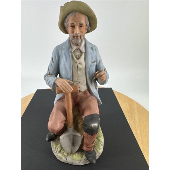 Old Farm Man Figurine Statue Homco Home Interiors 1433 Seated Farmer Garden 8” T - Picture 1 of 16